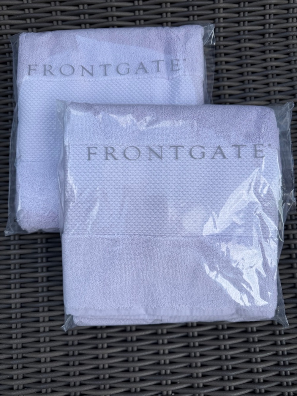 Frontgate Resort Bath Towel Set - NWT - Picture 8 of 16